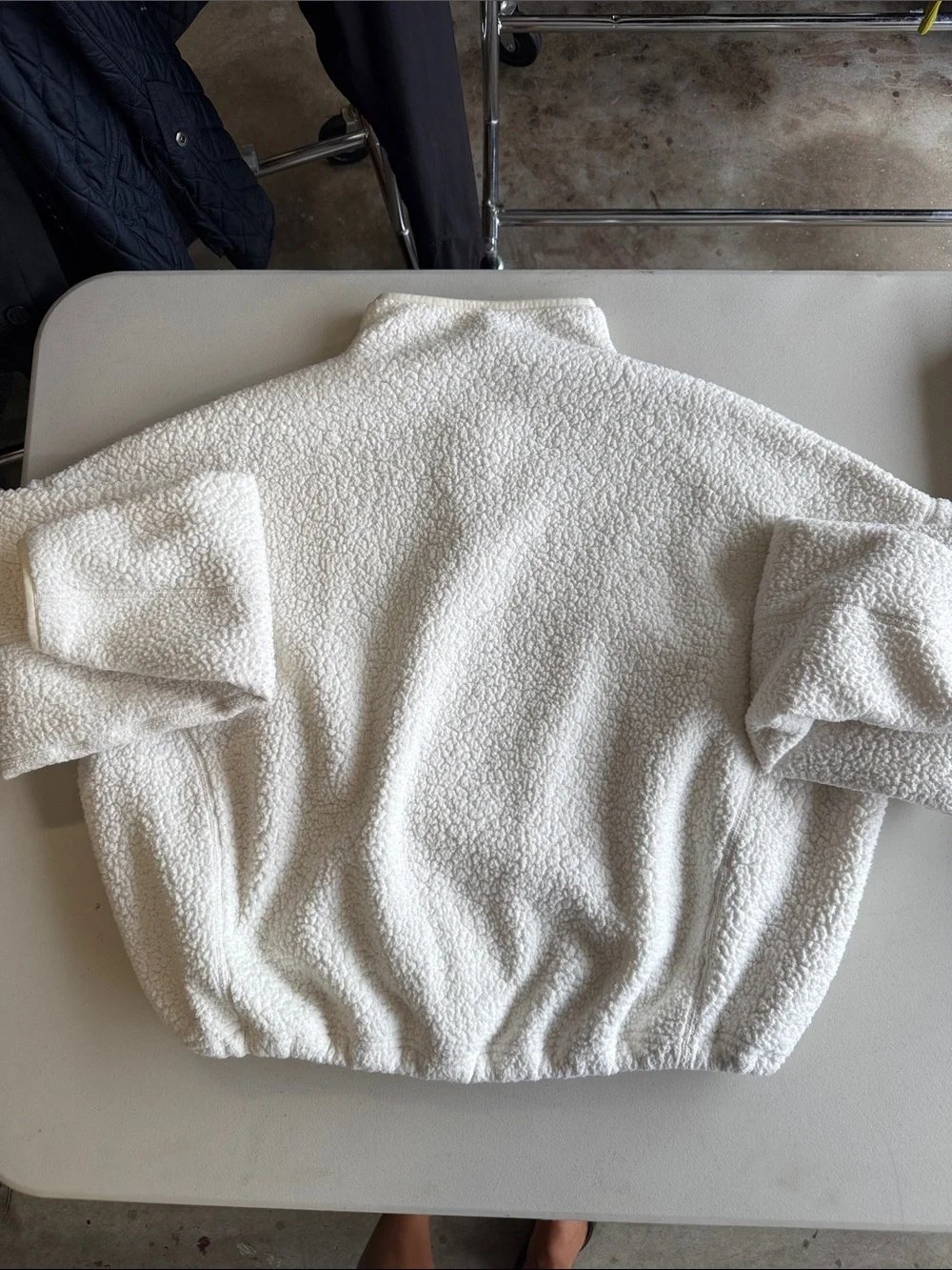 Alo Yoga Cozy Sherpa Half-Zip Jacket in Ivory